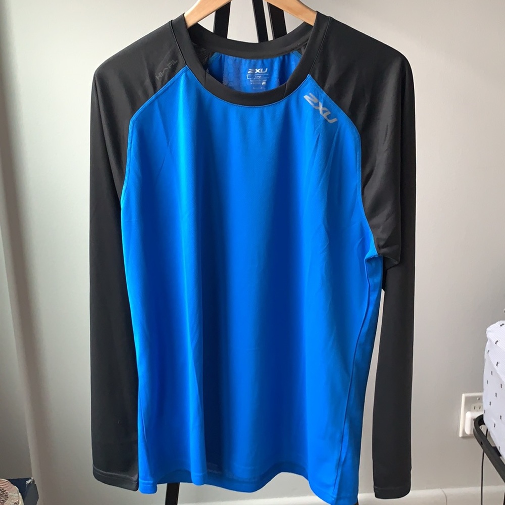 2XU shirt - Picture 2 of 4